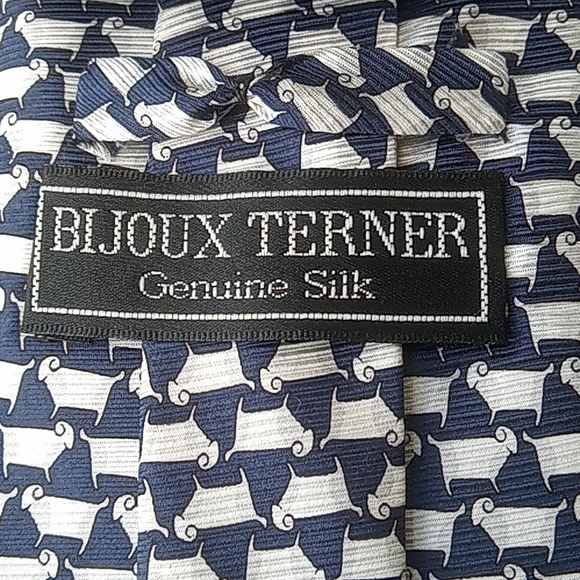 Blue and white ram tie 100% silk - Picture 3 of 5